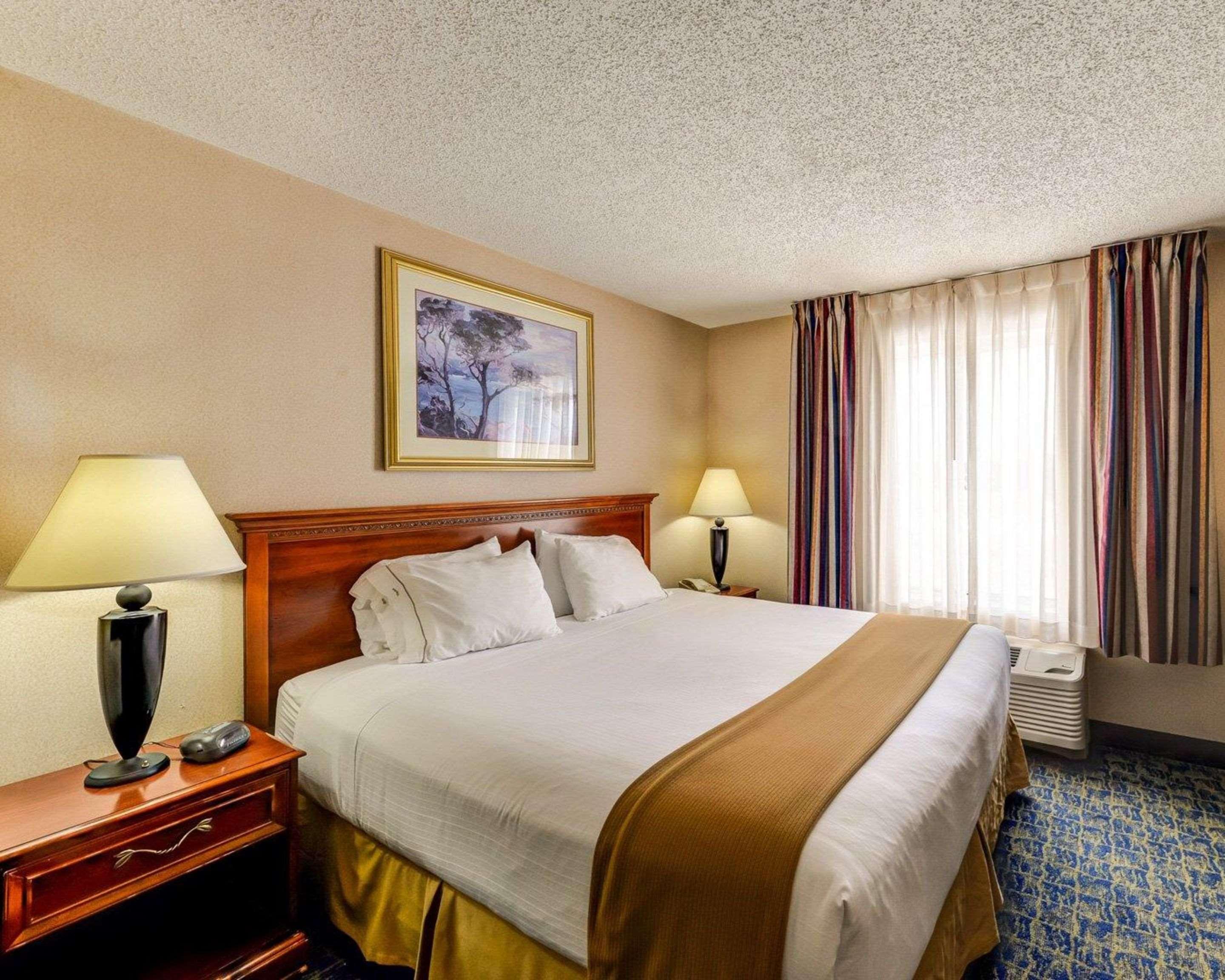 Quality Inn Spring Mills - Martinsburg North Buitenkant foto