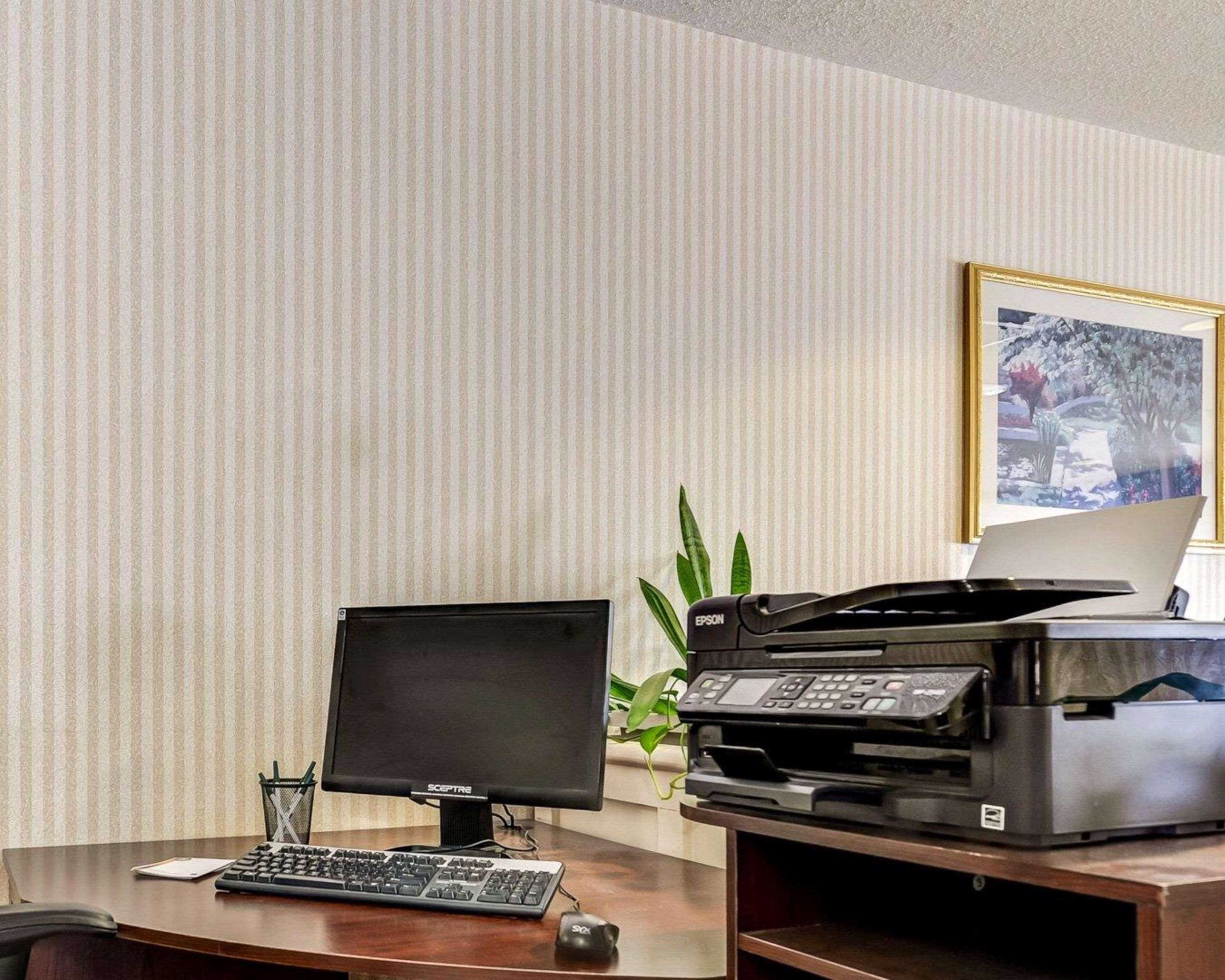 Quality Inn Spring Mills - Martinsburg North Buitenkant foto