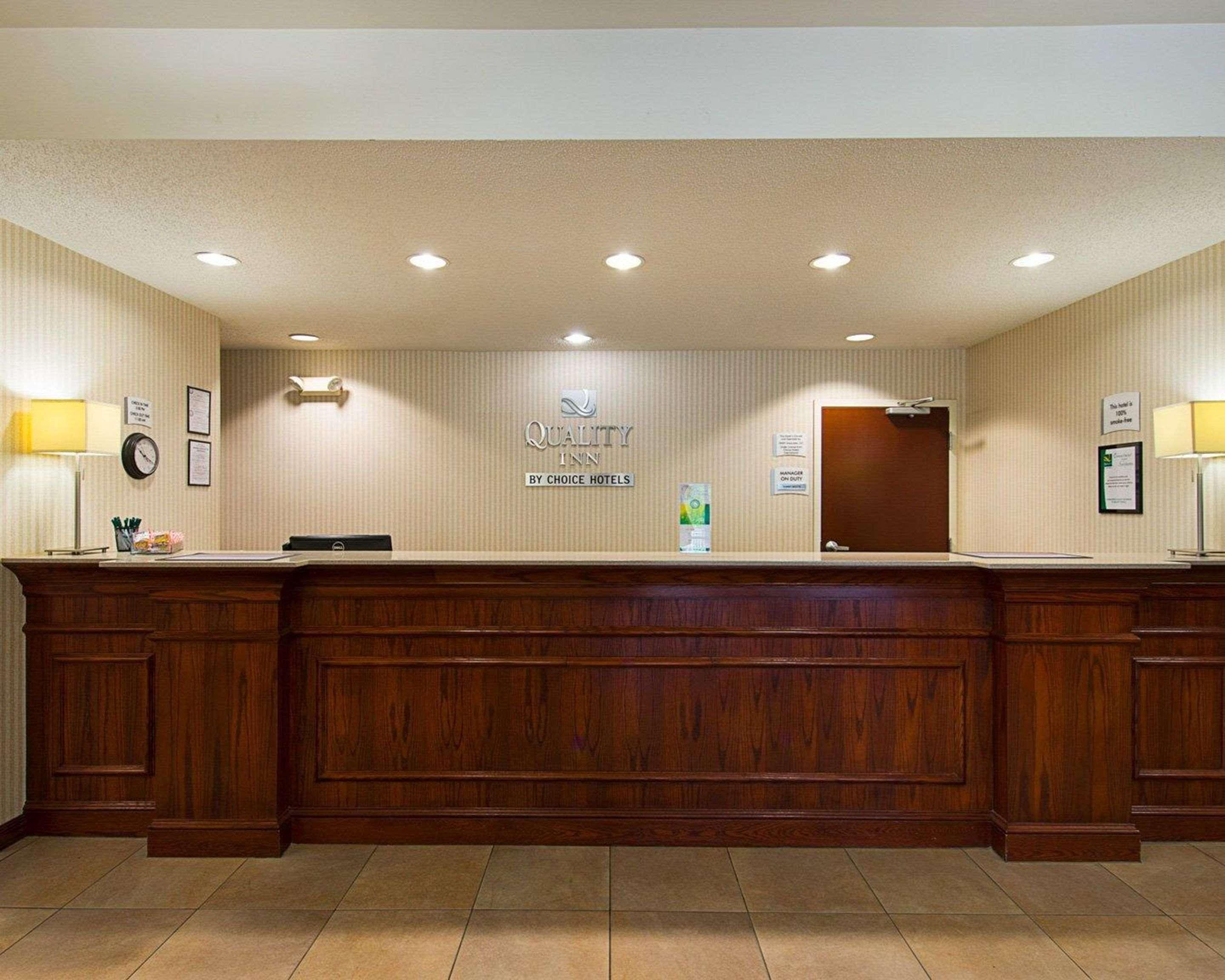 Quality Inn Spring Mills - Martinsburg North Buitenkant foto